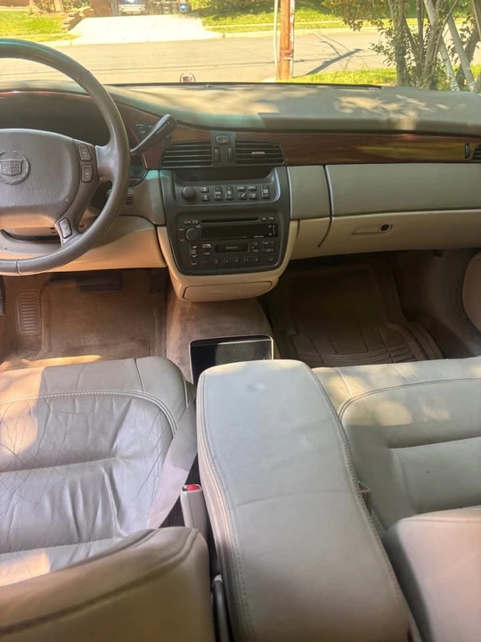2004 Cadillac DeVille 8th Gen - Image 10 of 11