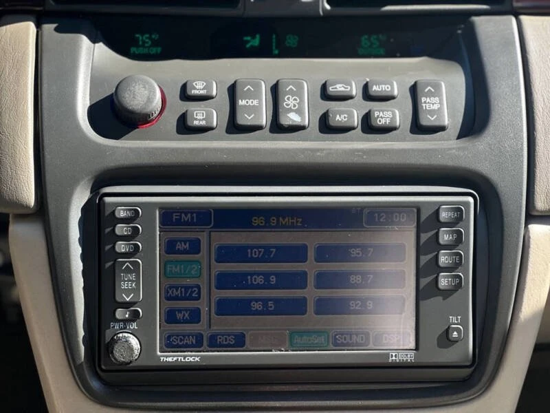 2004 Cadillac DTS - Image 16 of 20