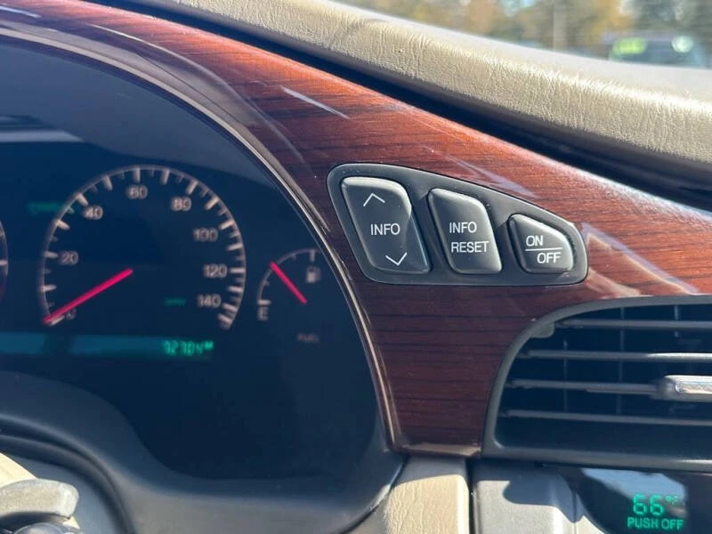 2004 Cadillac DTS - Image 18 of 20