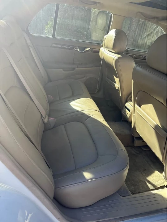 2004 Cadillac DTS - Image 4 of 8