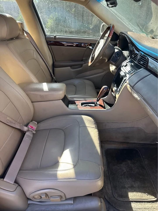 2004 Cadillac DTS - Image 5 of 8