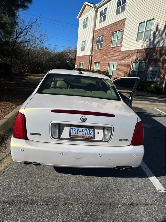 2004 Cadillac DTS - Image 7 of 8