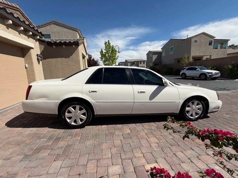 2004 Cadillac DeVille 8th Gen - Image 4 of 13