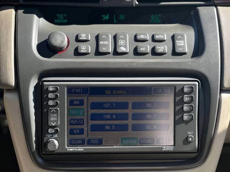 2004 Cadillac DTS - Image 16 of 20