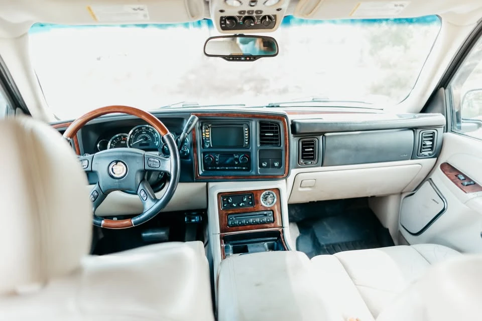 2004 Cadillac DeVille 8th Gen - Image 5 of 11