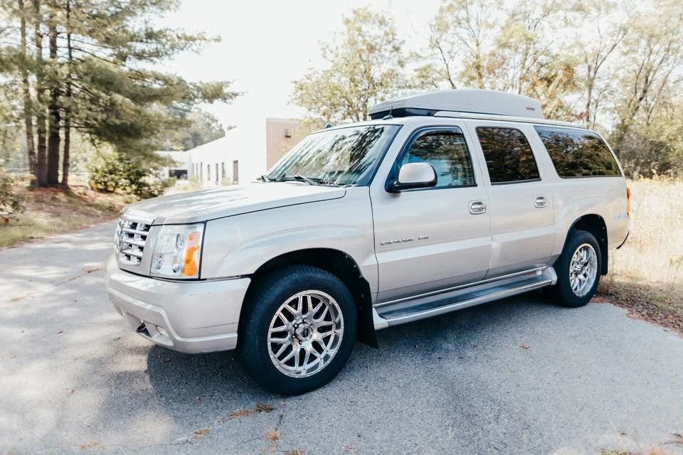 2004 Cadillac DeVille 8th Gen - Image 2 of 11