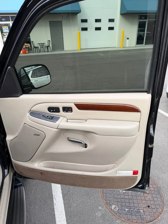 2004 Cadillac Escalade & EXT 2nd Gen - Image 4 of 7