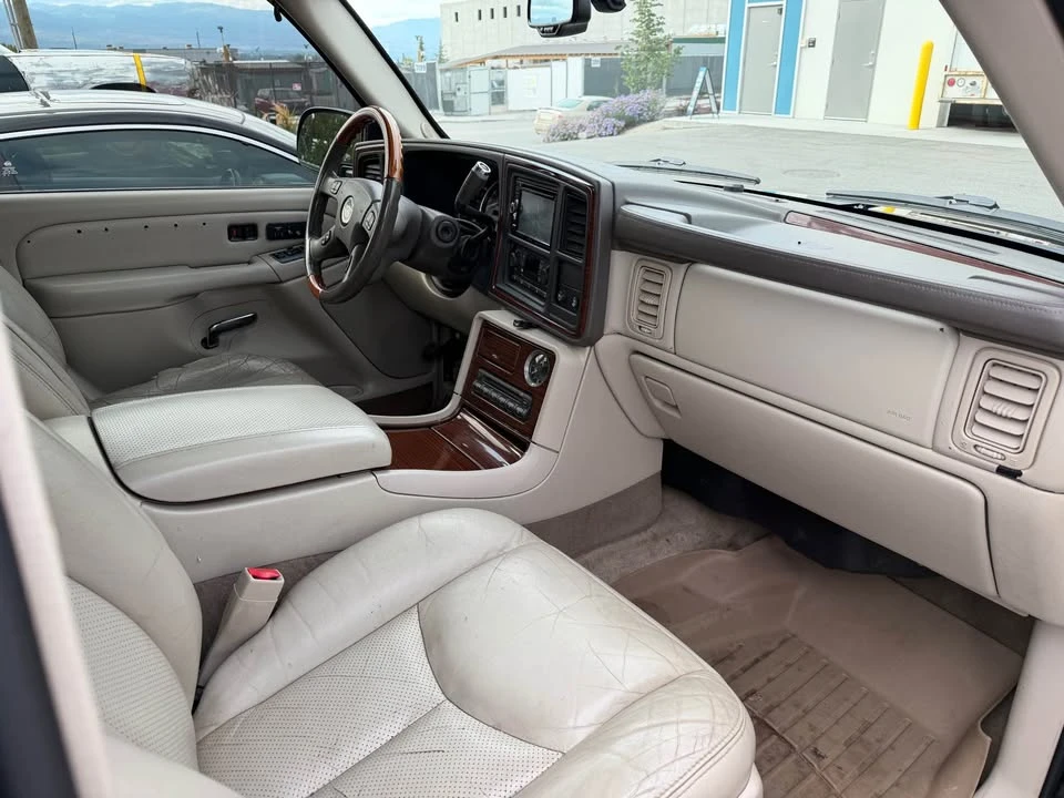 2004 Cadillac Escalade & EXT 2nd Gen - Image 2 of 7