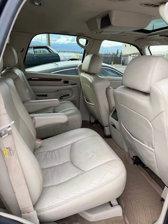 2004 Cadillac Escalade & EXT 2nd Gen - Image 3 of 7
