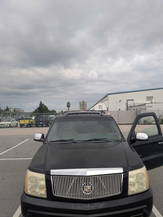 2004 Cadillac Escalade & EXT 2nd Gen - Image 2 of 3
