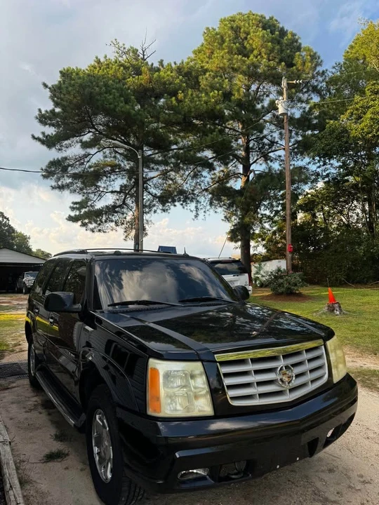 2004 Cadillac Escalade & EXT 2nd Gen - Image 2 of 3