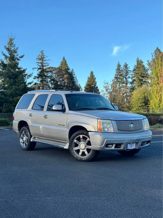 2004 Cadillac Escalade & EXT 2nd Gen - Image 3 of 12