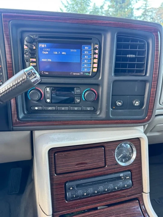 2004 Cadillac Escalade & EXT 2nd Gen - Image 10 of 12