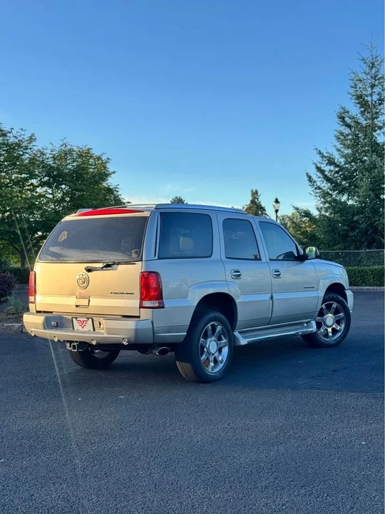 2004 Cadillac Escalade & EXT 2nd Gen - Image 4 of 12