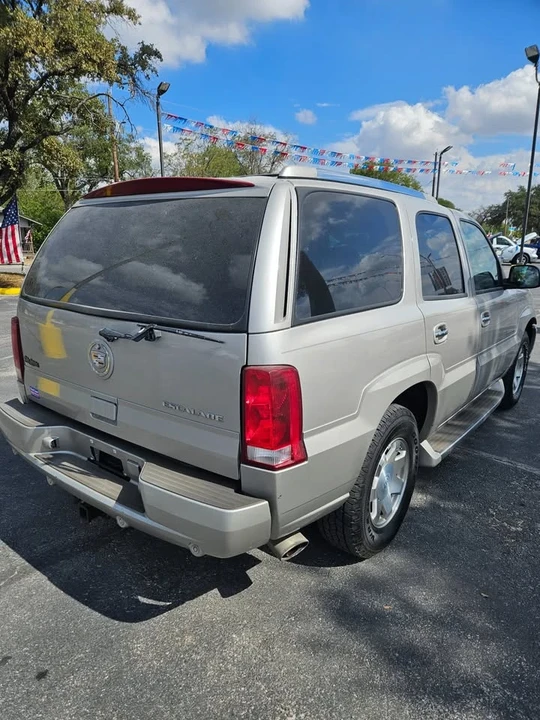 2004 Cadillac Escalade & EXT 2nd Gen - Image 4 of 7