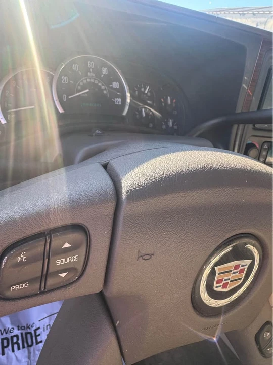 2004 Cadillac Escalade & EXT 2nd Gen - Image 4 of 8