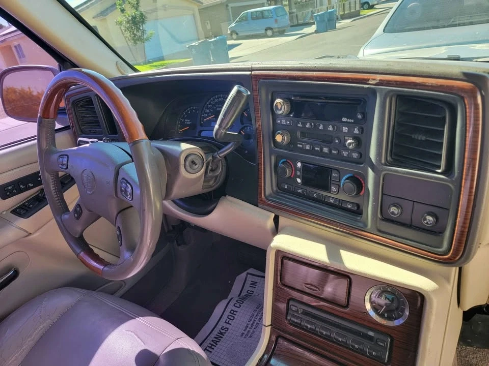 2004 Cadillac Escalade & EXT 2nd Gen - Image 9 of 16