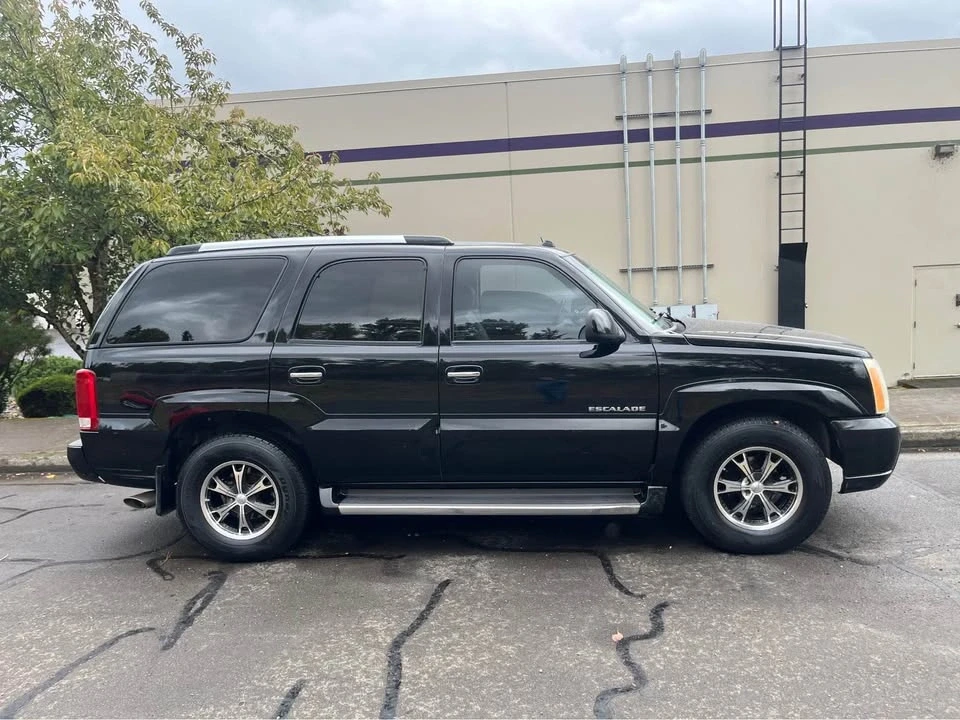 2004 Cadillac Escalade & EXT 2nd Gen - Image 2 of 15