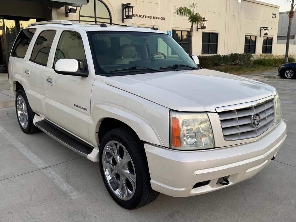 2004 Cadillac Escalade & EXT 2nd Gen - Image 2 of 13