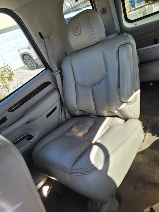 2004 Cadillac Escalade & EXT 2nd Gen - Image 19 of 20