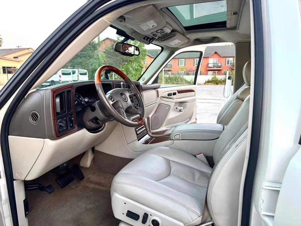 2004 Cadillac Escalade & EXT 2nd Gen - Image 7 of 13
