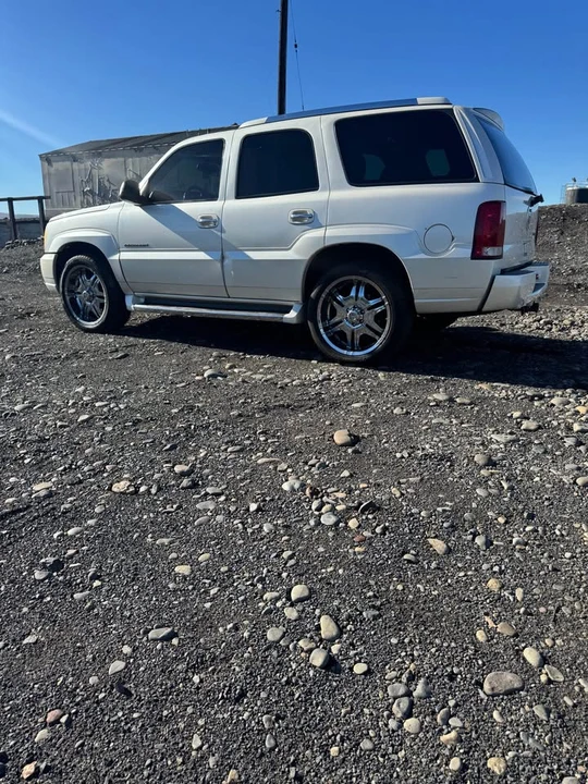 2004 Cadillac Escalade & EXT 2nd Gen - Image 5 of 8