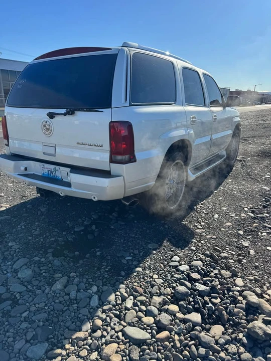 2004 Cadillac Escalade & EXT 2nd Gen - Image 2 of 8