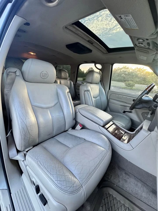 2004 Cadillac Escalade & EXT 2nd Gen - Image 10 of 14