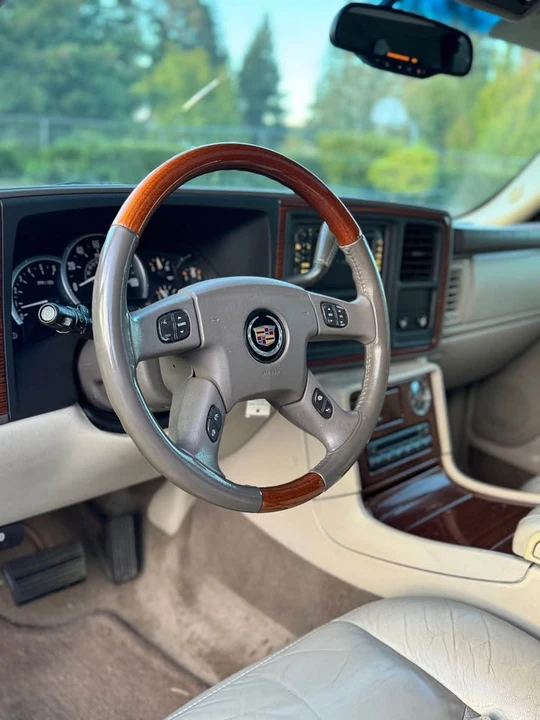 2004 Cadillac Escalade & EXT 2nd Gen - Image 8 of 14