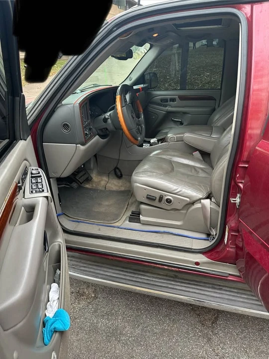 2004 Cadillac Escalade & EXT 2nd Gen - Image 5 of 8