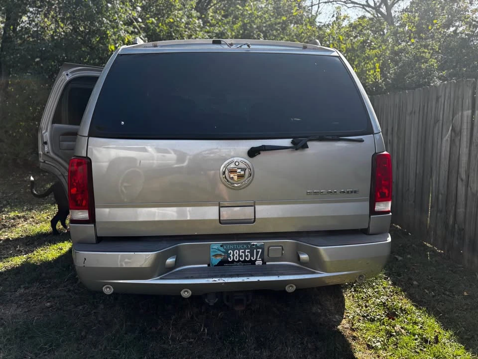 2004 Cadillac Escalade & EXT 2nd Gen - Image 2 of 20