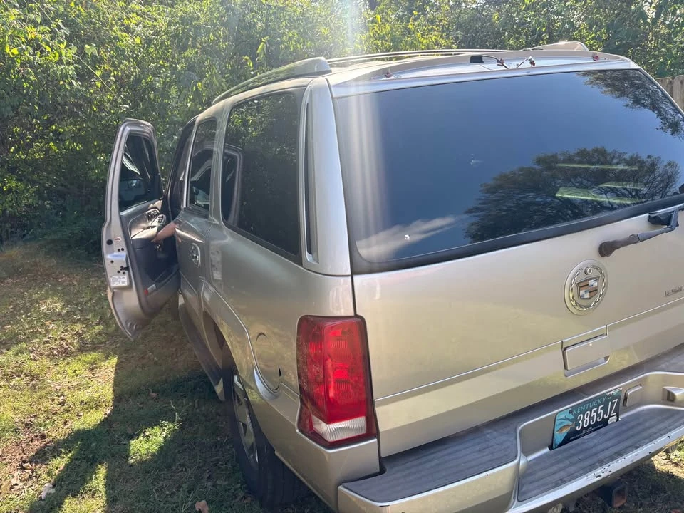 2004 Cadillac Escalade & EXT 2nd Gen - Image 12 of 20