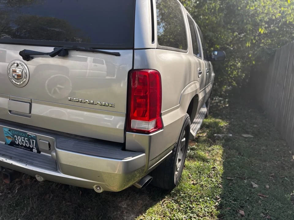 2004 Cadillac Escalade & EXT 2nd Gen - Image 3 of 20