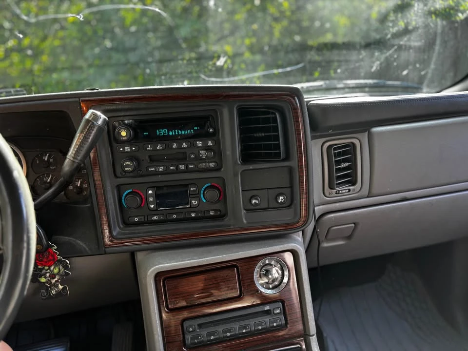 2004 Cadillac Escalade & EXT 2nd Gen - Image 20 of 20