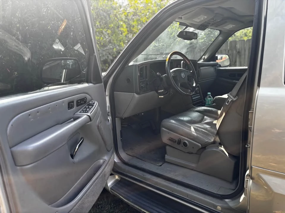 2004 Cadillac Escalade & EXT 2nd Gen - Image 17 of 20