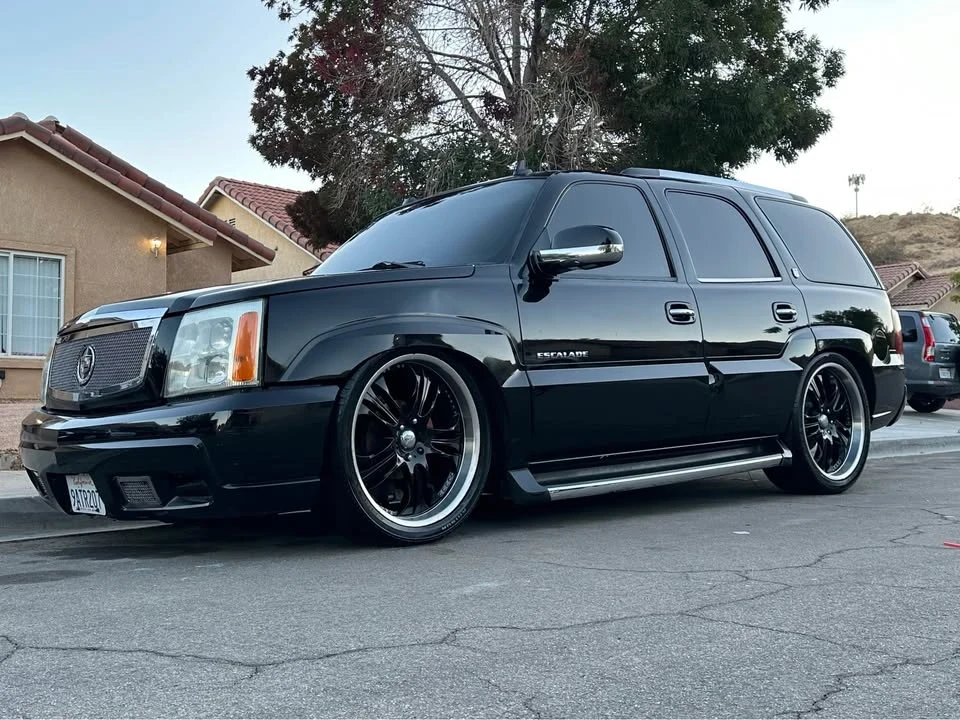2004 Cadillac Escalade & EXT 2nd Gen - Image 2 of 7