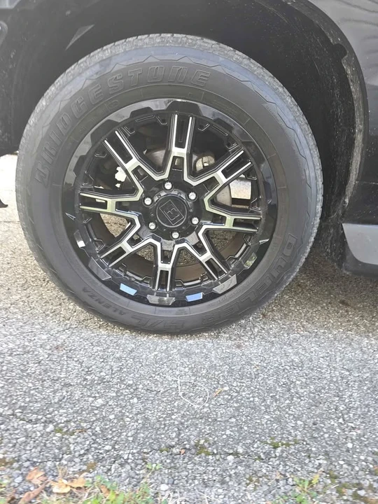 2004 Cadillac Escalade & EXT 2nd Gen - Image 4 of 5