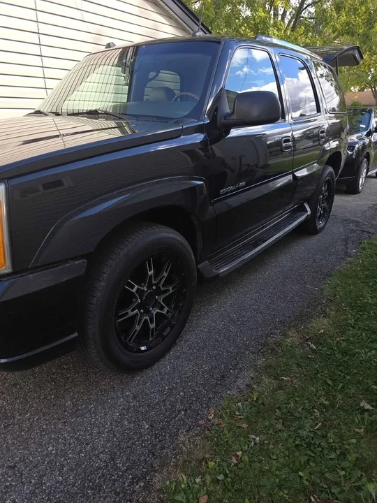 2004 Cadillac Escalade & EXT 2nd Gen - Image 5 of 5