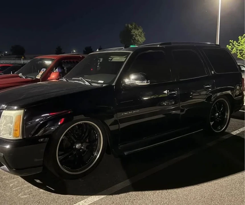 2004 Cadillac Escalade & EXT 2nd Gen - Image 4 of 7