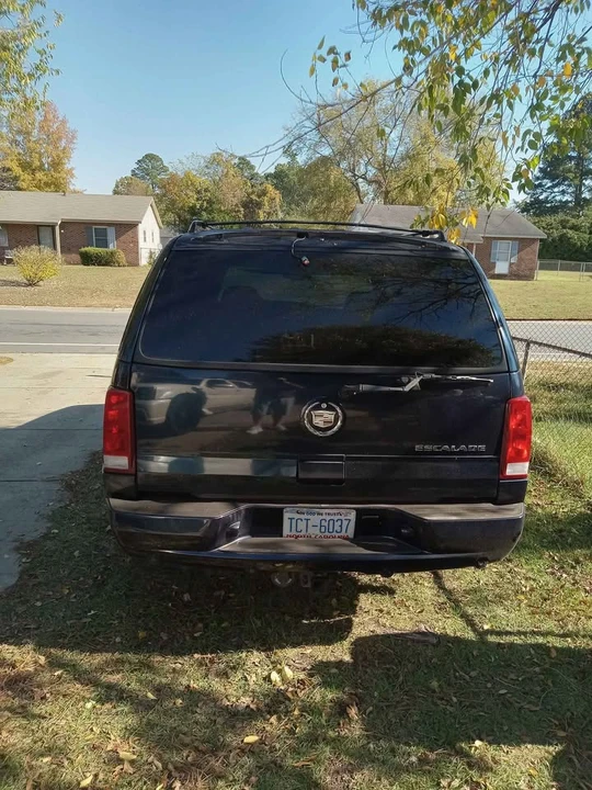 2004 Cadillac Escalade & EXT 2nd Gen - Image 3 of 7