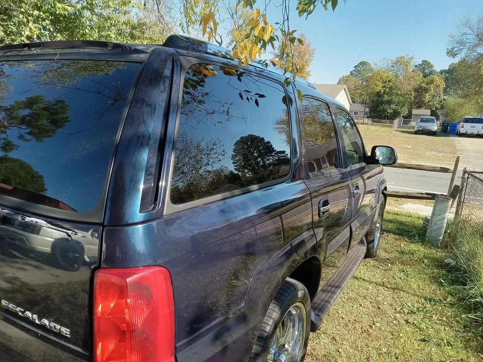 2004 Cadillac Escalade & EXT 2nd Gen - Image 4 of 7