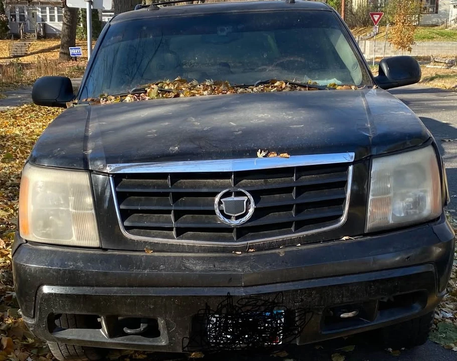 2004 Cadillac Escalade & EXT 2nd Gen - Image 2 of 4