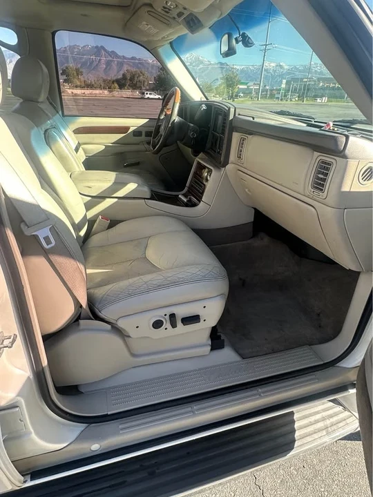 2004 Cadillac Escalade & EXT 2nd Gen - Image 6 of 12