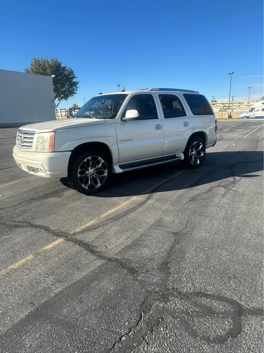 2004 Cadillac Escalade & EXT 2nd Gen - Image 3 of 12