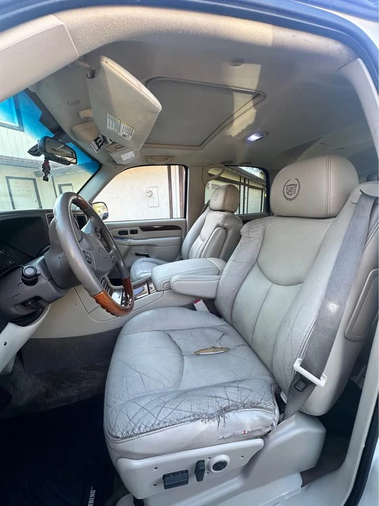2004 Cadillac Escalade & EXT 2nd Gen - Image 9 of 10