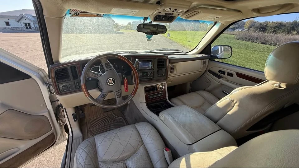 2004 Cadillac Escalade & EXT 2nd Gen - Image 12 of 19