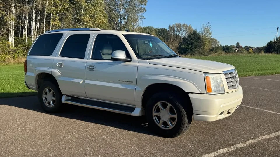 2004 Cadillac Escalade & EXT 2nd Gen - Image 2 of 19