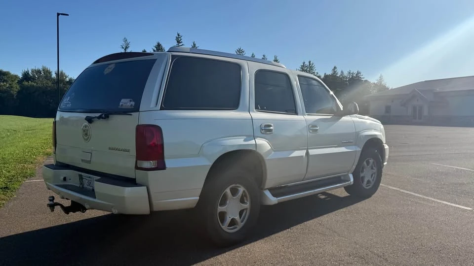 2004 Cadillac Escalade & EXT 2nd Gen - Image 5 of 19