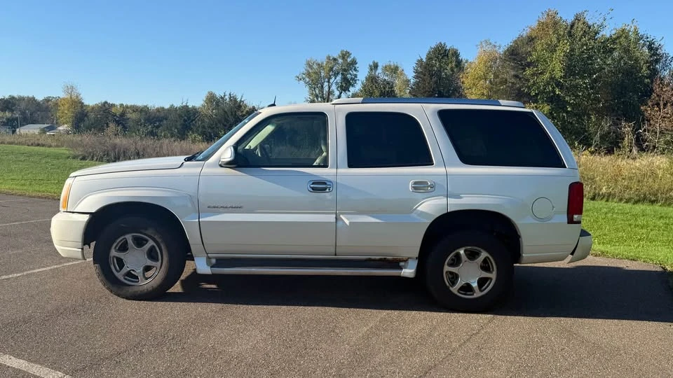 2004 Cadillac Escalade & EXT 2nd Gen - Image 7 of 19