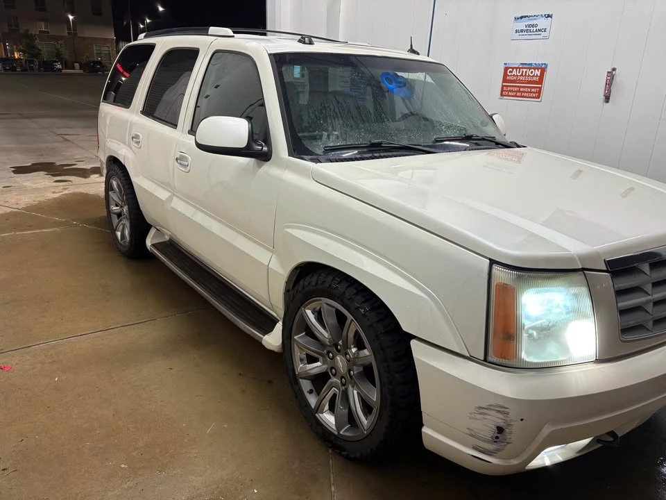 2004 Cadillac Escalade & EXT 2nd Gen - Image 3 of 6